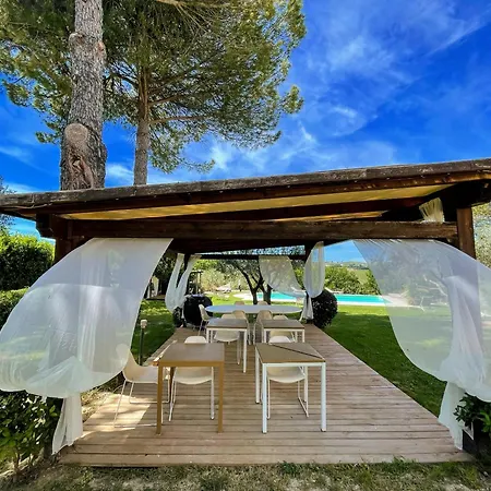 Fabulous In Location With Sensational Views - Sleeps 14 *