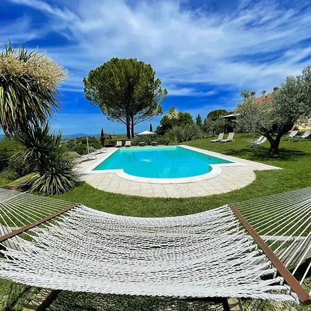 Fabulous In Location With Sensational Views - Sleeps 14 Villa