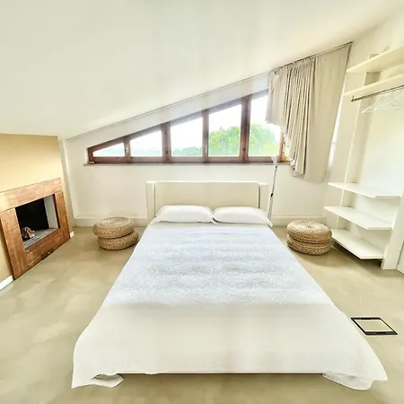 Villa Fabulous In Location With Sensational Views - Sleeps 14 *