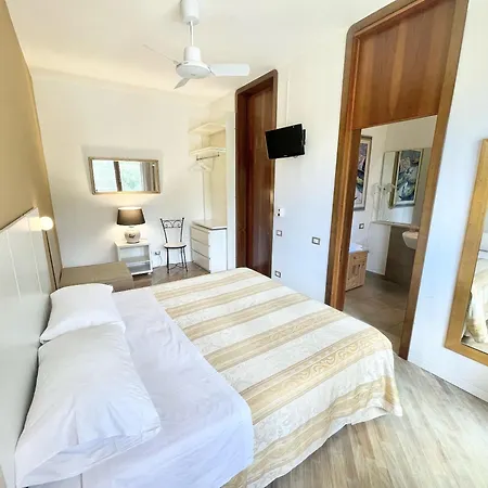 Fabulous In Location With Sensational Views - Sleeps 14
