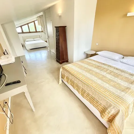 Fabulous In Location With Sensational Views - Sleeps 14 Belvedere (Perugia)