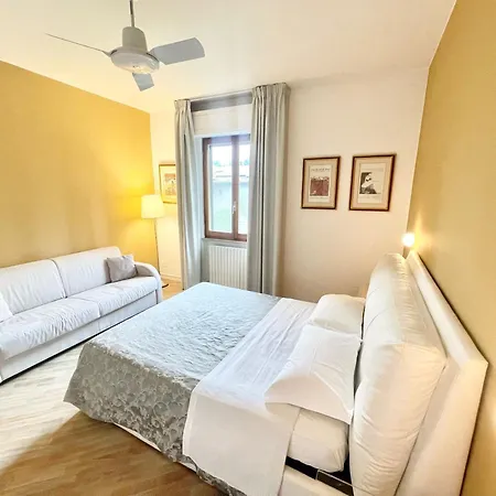 Fabulous In Location With Sensational Views - Sleeps 14 Villa *