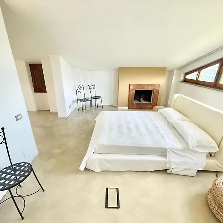 Fabulous In Location With Sensational Views - Sleeps 14 Villa *