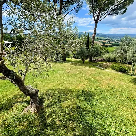 Fabulous In Location With Sensational Views - Sleeps 14 Belvedere (Perugia)