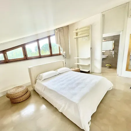 Fabulous In Location With Sensational Views - Sleeps 14