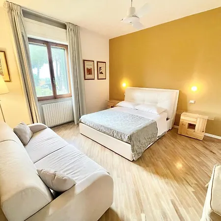Fabulous In Location With Sensational Views - Sleeps 14 Villa *