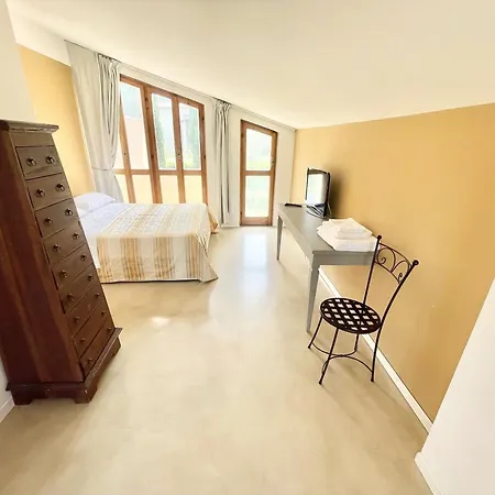 Villa Fabulous In Location With Sensational Views - Sleeps 14