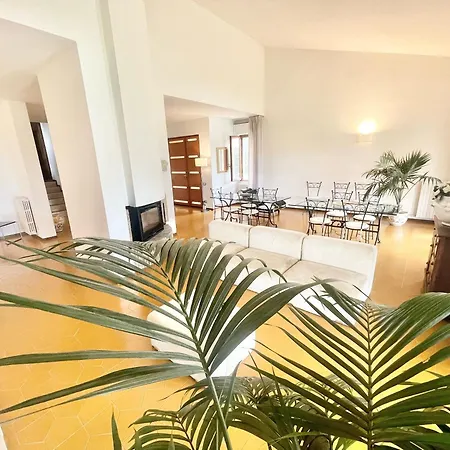 Fabulous In Location With Sensational Views - Sleeps 14 *