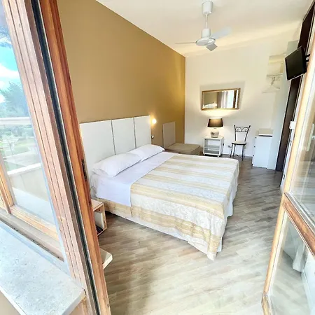 Villa Fabulous In Location With Sensational Views - Sleeps 14 *