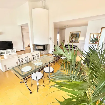 Villa Fabulous In Location With Sensational Views - Sleeps 14 Belvedere (Perugia)